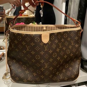 Authentic Louis Vuitton Delightful Monogram PM w key chain strap.